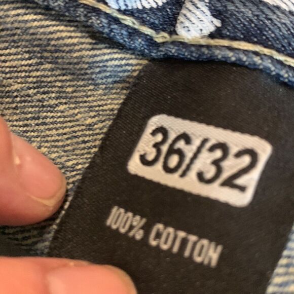 Refuse Men's jeans Size 36/32.  Legs have been split at bottom appx 1 inch. - Picture 8 of 10